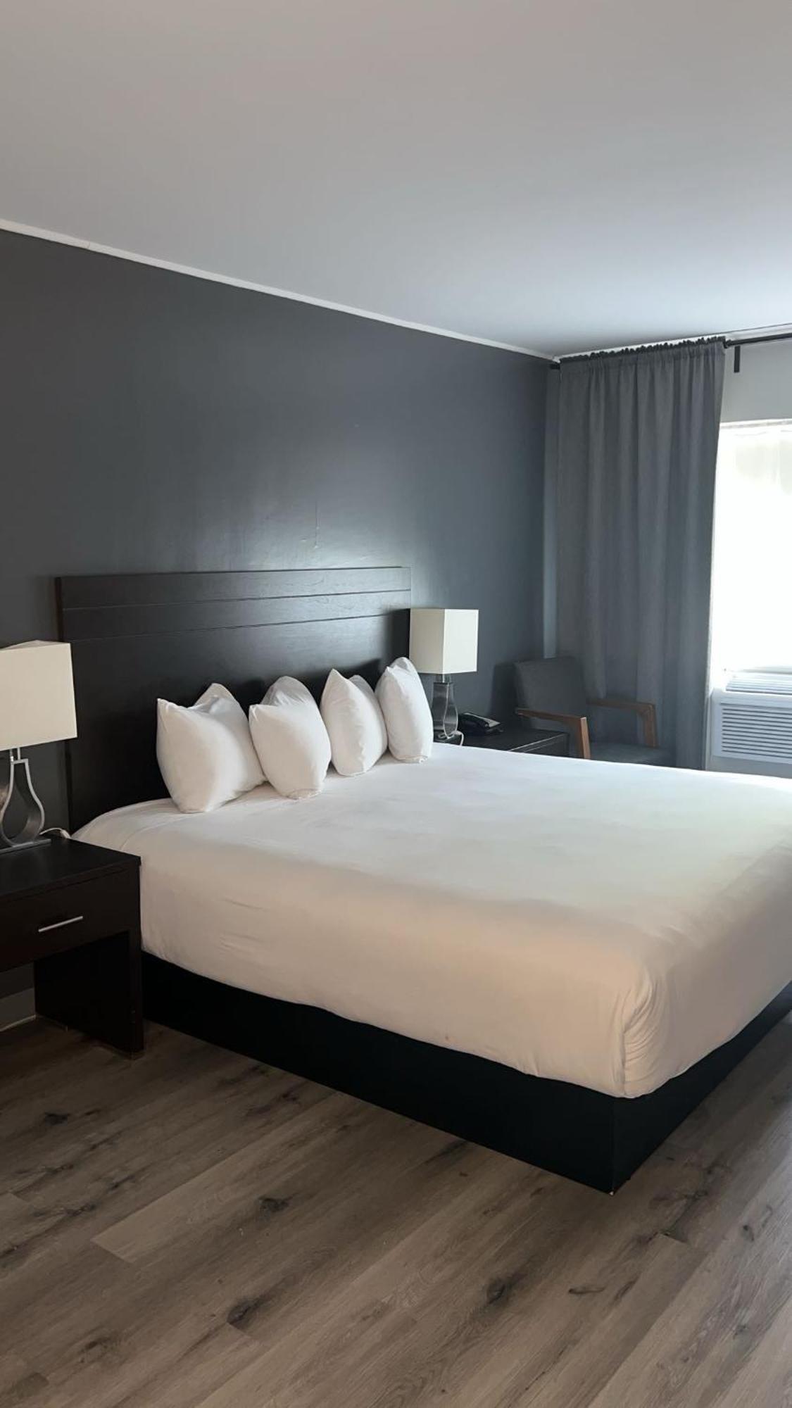 Hotel Newstar มอนทรีอัล ภายนอก รูปภาพ